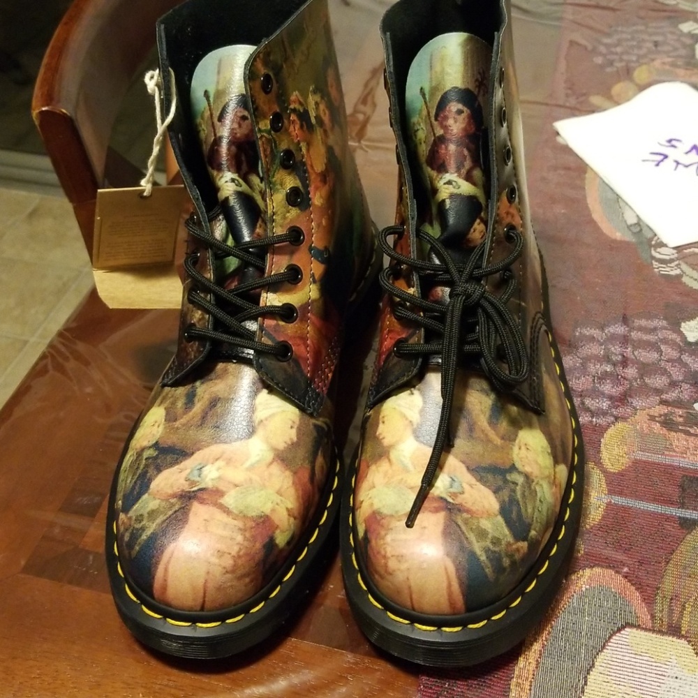 New dr martens pascal